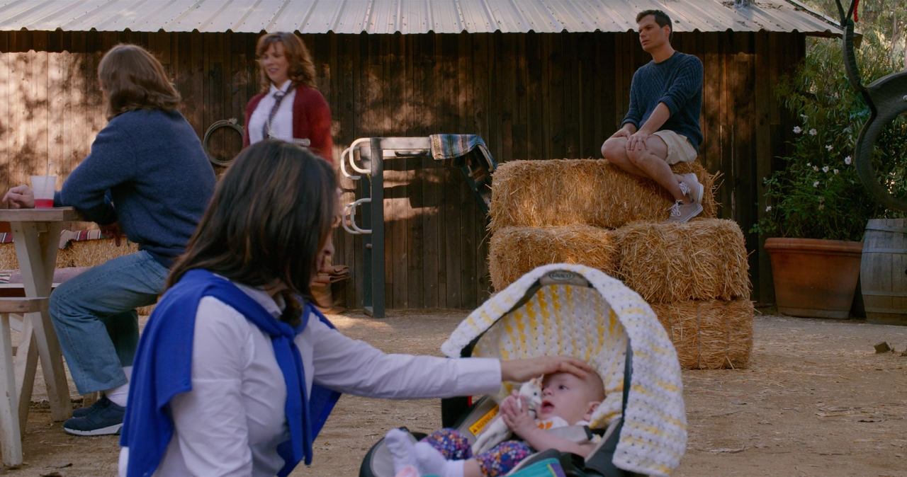 Charmed-Online-dot-nl_WetHotAmericanSummer10YearsLater-1x04Lunch0442.jpg