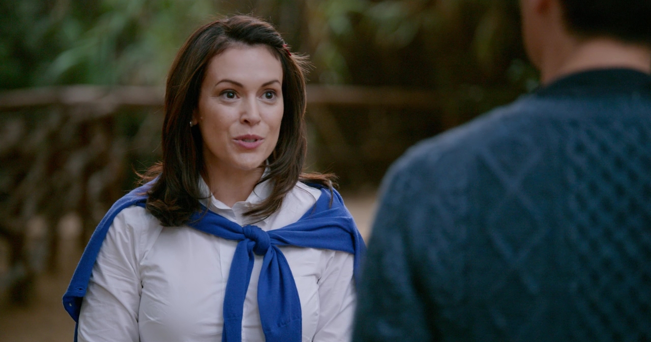 Charmed-Online-dot-nl_WetHotAmericanSummer10YearsLater-1x04Lunch0549.jpg