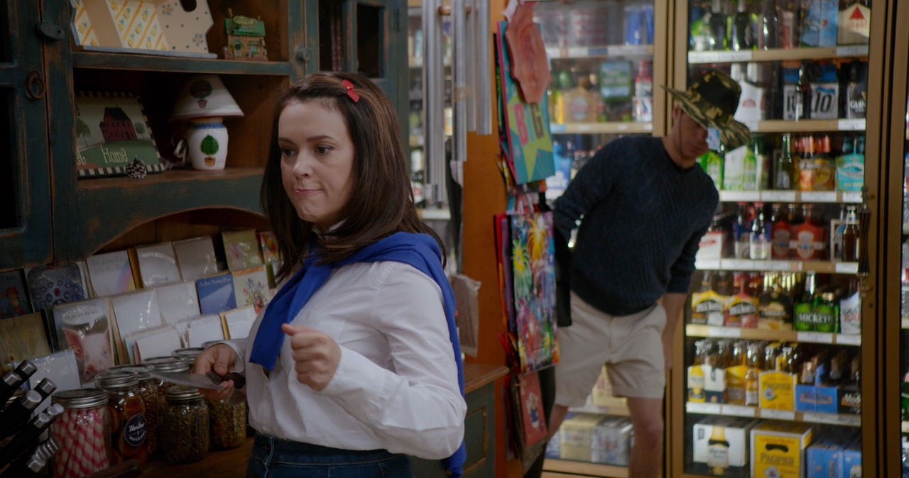 Charmed-Online-dot-nl_WetHotAmericanSummer10YearsLater-1x04Lunch0653.jpg