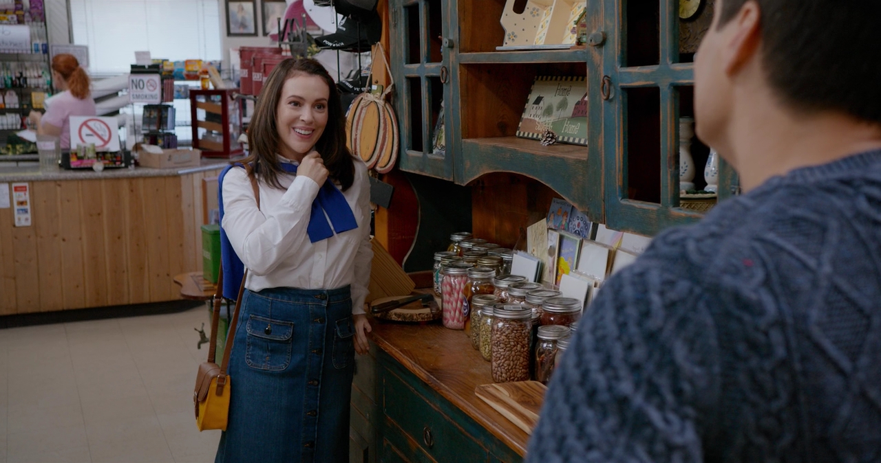 Charmed-Online-dot-nl_WetHotAmericanSummer10YearsLater-1x04Lunch0671.jpg