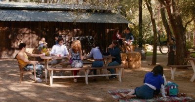 Charmed-Online-dot-nl_WetHotAmericanSummer10YearsLater-1x04Lunch0398.jpg