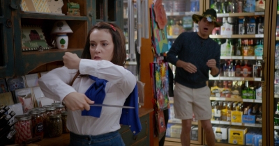 Charmed-Online-dot-nl_WetHotAmericanSummer10YearsLater-1x04Lunch0656.jpg