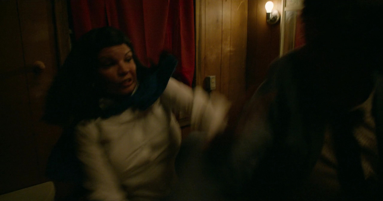 Charmed-Online-dot-nl_WetHotAmericanSummer10YearsLater-1x06Repack0520.jpg