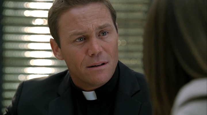 Charmed-Online-dot-NL-Castle3x03-1234.jpg