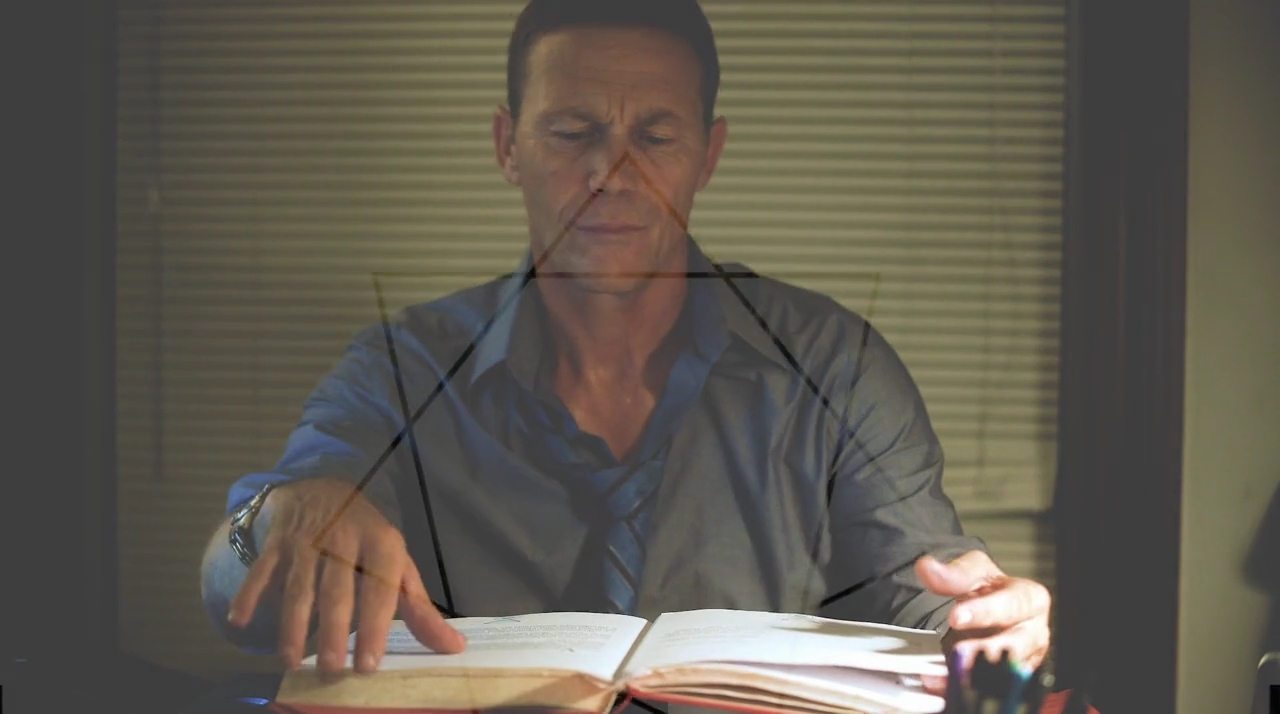 Charmd-Online-dot-nl_TheDemonologist2035.jpg