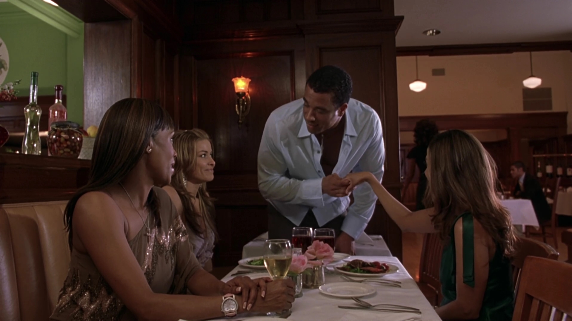 Charmed-Online-dot_nl-GettingPlayed2067.jpg