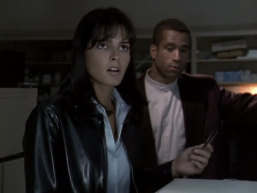 Charmed-Online-dot-NL-BaywatchNights2x02-0218.jpg