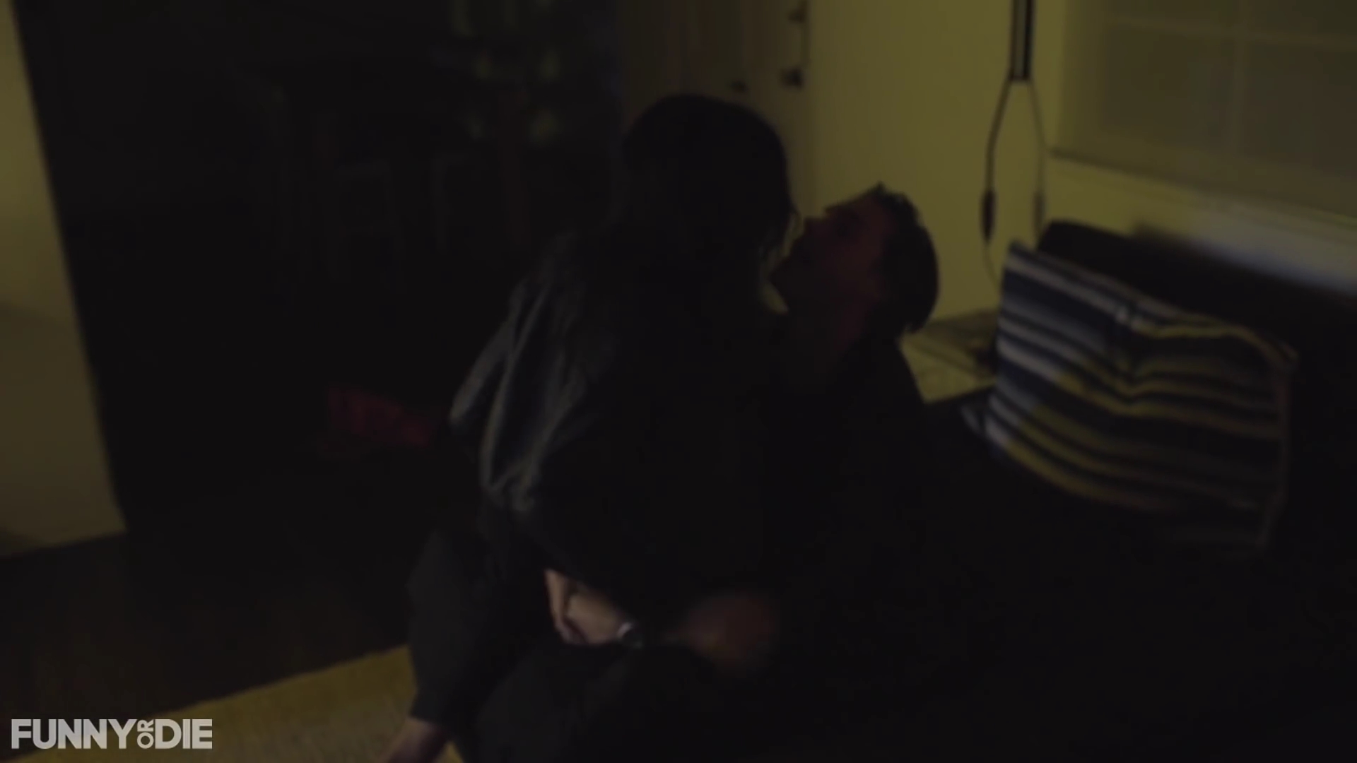 Charmed-Online-dot-NL_FunnyOrDie-ABunchOfDicks0302.jpg