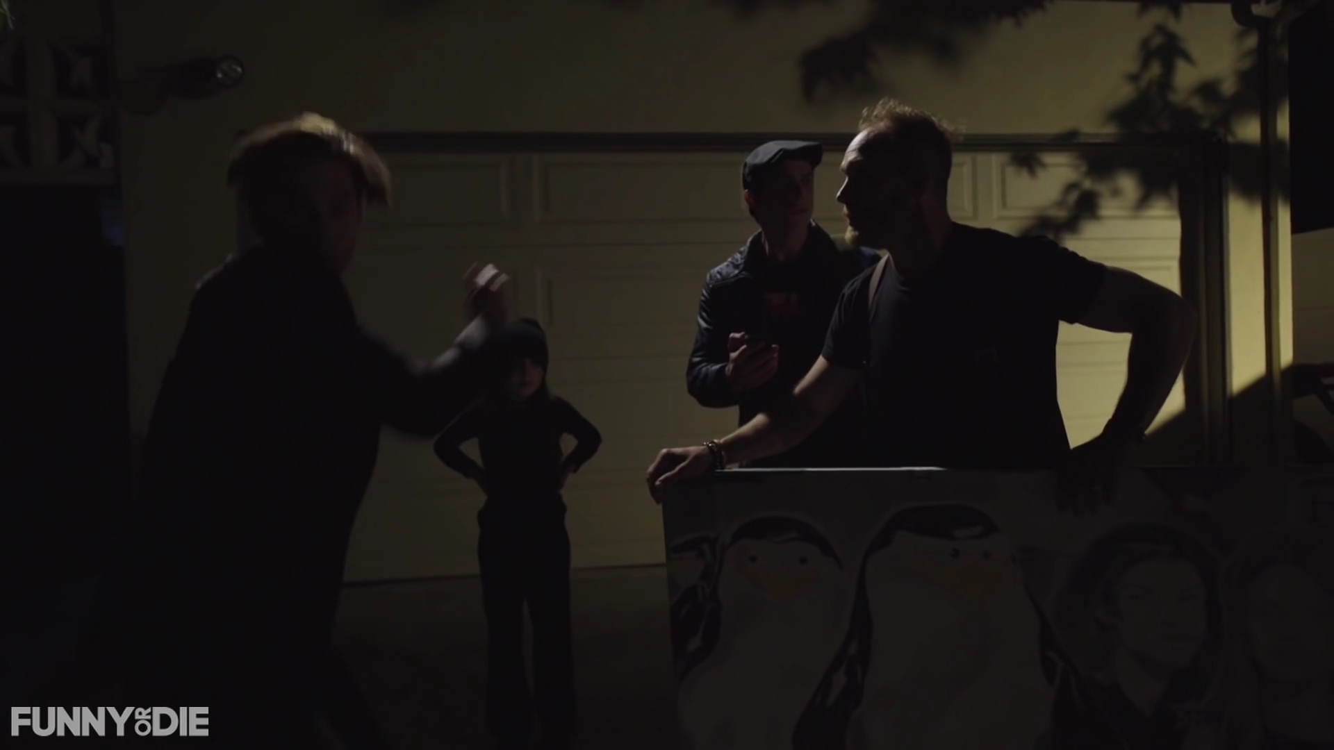 Charmed-Online-dot-NL_FunnyOrDie-ABunchOfDicks0482.jpg