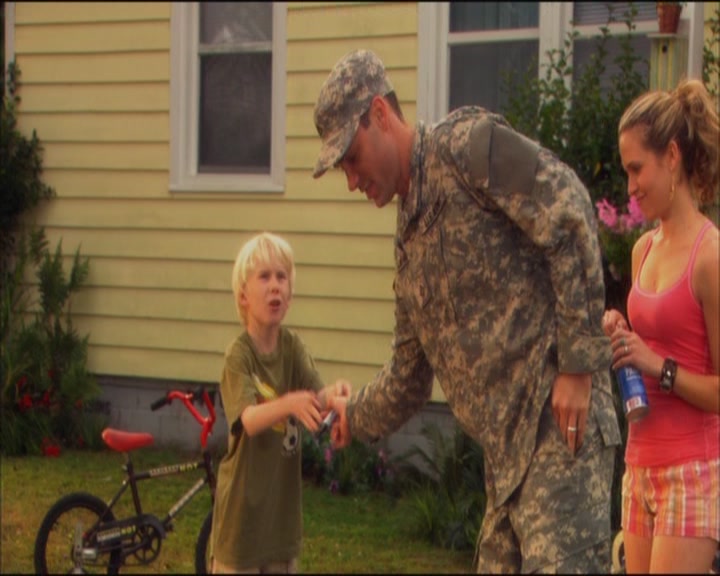 Charmed-Online_dot_net-ArmyWives1x01-1x04-7418.jpg