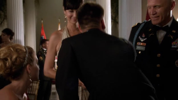 Charmed-Online-dot-net_ArmyWives-5x13-1611.jpg