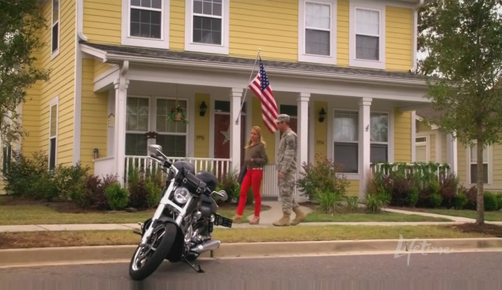 Charmed-Online-dot-net_ArmyWives6x031693.jpg