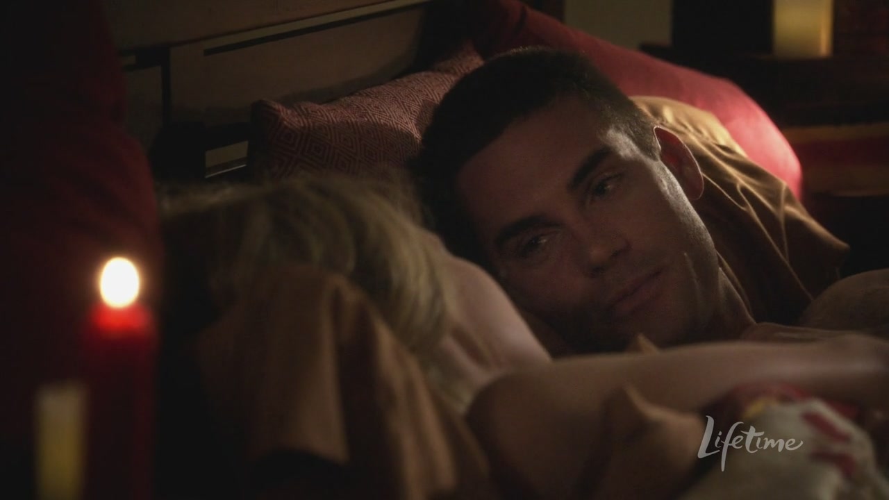 Charmed-Online_dot_net-ArmyWives6x05TrueColors0712.jpg