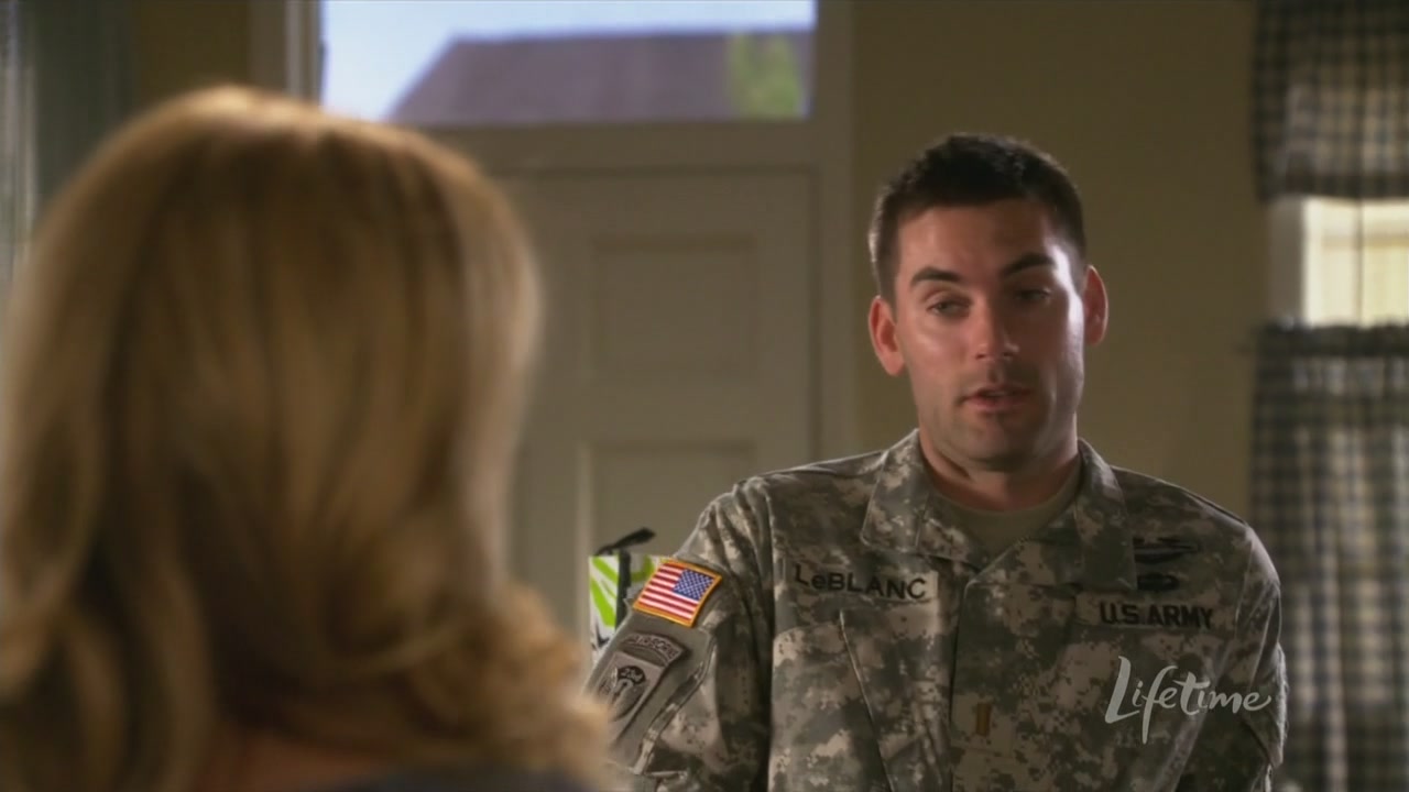 Charmed-Online_dot_net-ArmyWives6x06Viral0040.jpg