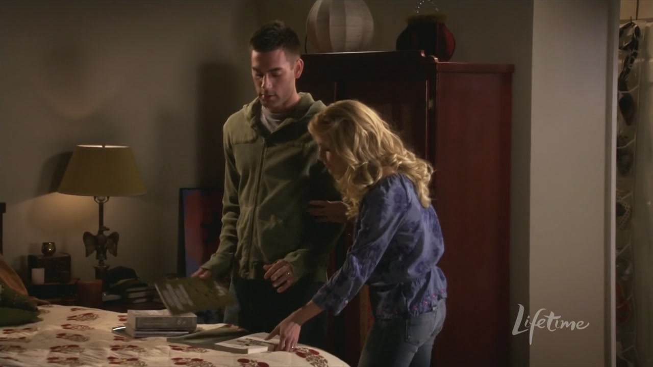 Charmed-Online_dot_net-ArmyWives6x06Viral0563.jpg