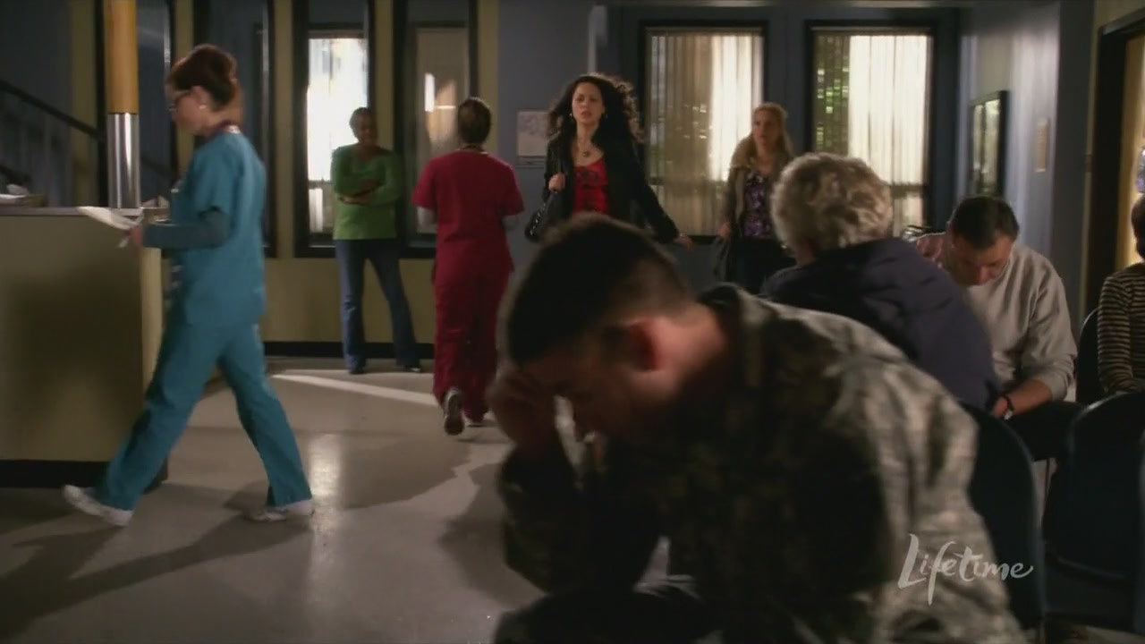 Charmed-Online_dot_net-ArmyWives6x06Viral1729.jpg