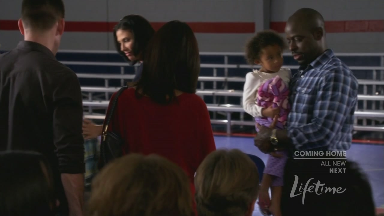 Charmed-Online_dot_net-ArmyWives6x06Viral2251.jpg