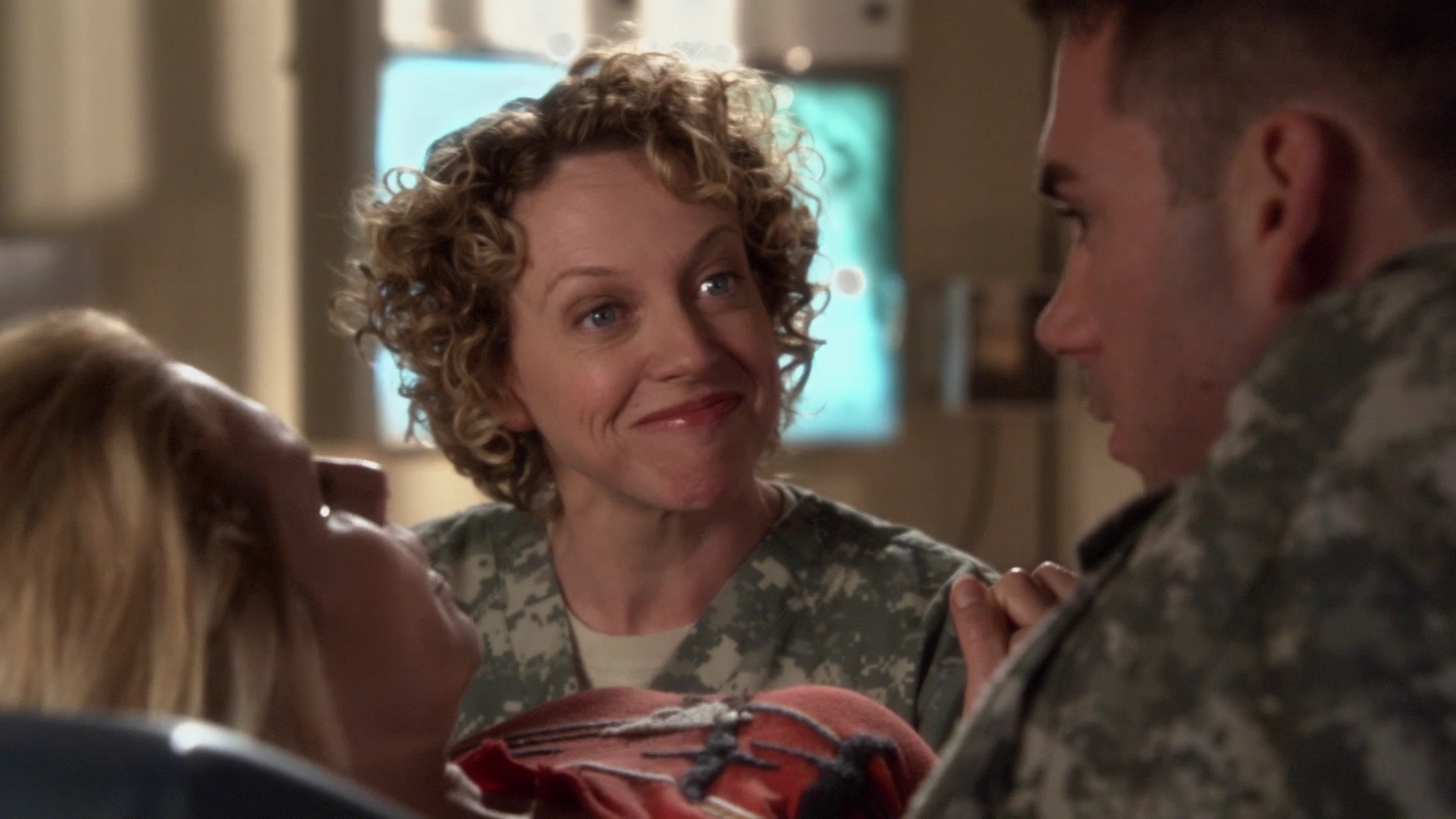 Charmed-Online-dot-nl_ArmyWives6x13-2316.jpg