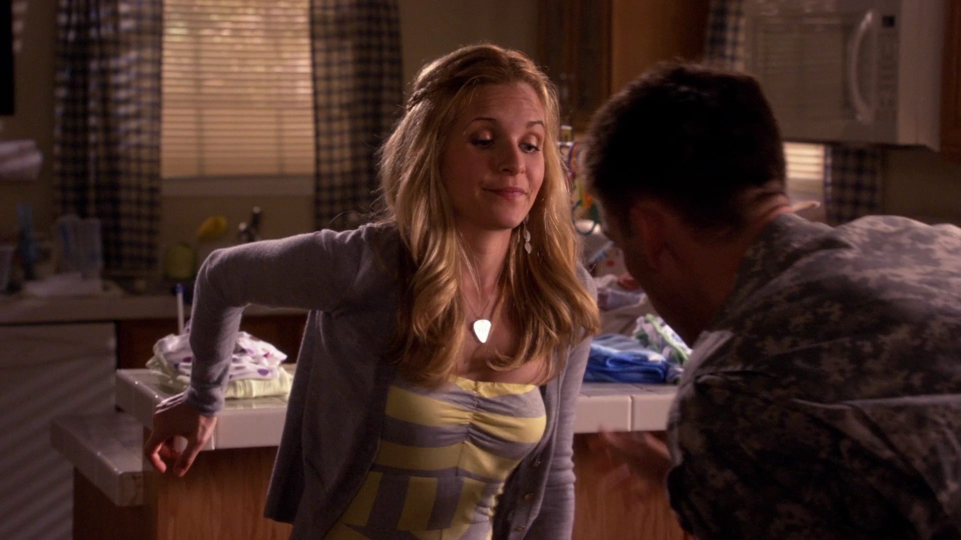 Charmed-Online-dot-nl_ArmyWives6x21-0493.jpg