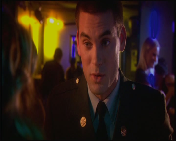 Charmed-Online_dot_net-ArmyWives-HaveAtItWithTheArmyWives0611.jpg