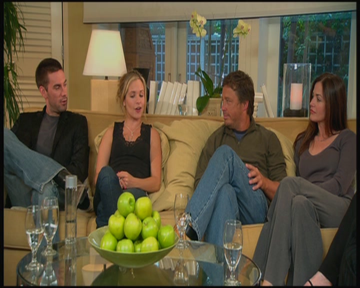 Charmed-Online_dot_net-ArmyWives-HaveAtItWithTheArmyWives0688.jpg