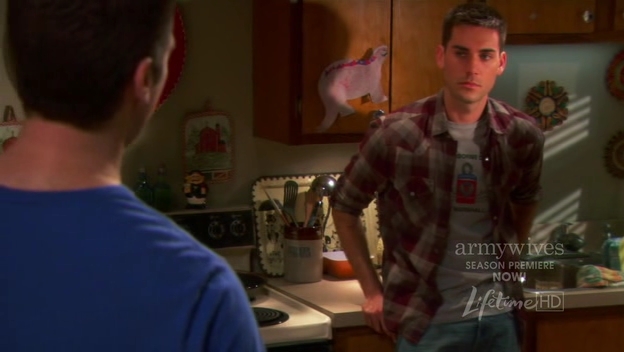 Charmed-Online-dot-nl_ArmyWives4x01-1521.jpg