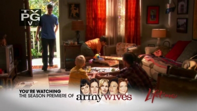 Charmed-Online-dot-nl_ArmyWives4x01-1472.jpg