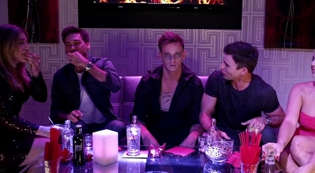 Charmed-Online-dot-NL-2015Bachelors0801.jpg