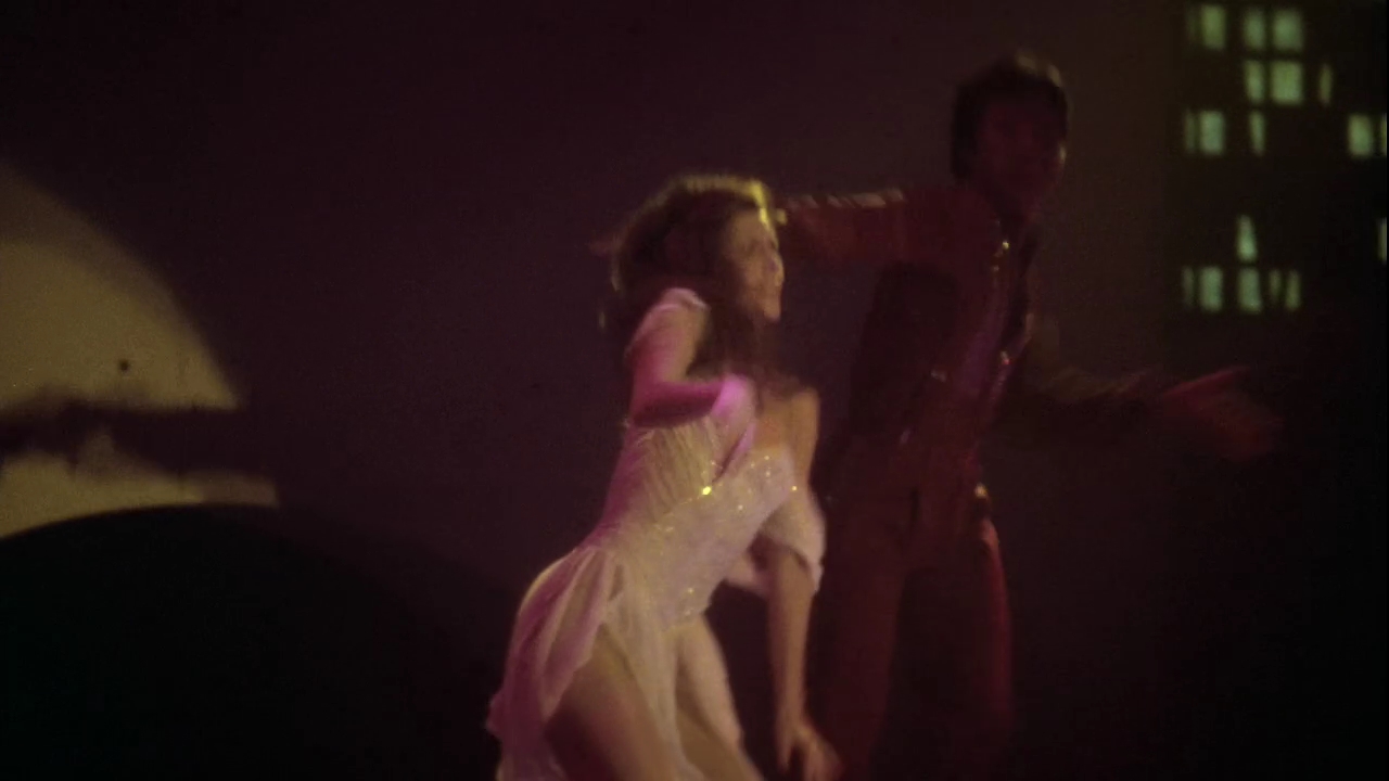 Charmed-Online_dot_nl-StayingAlive0818.jpg