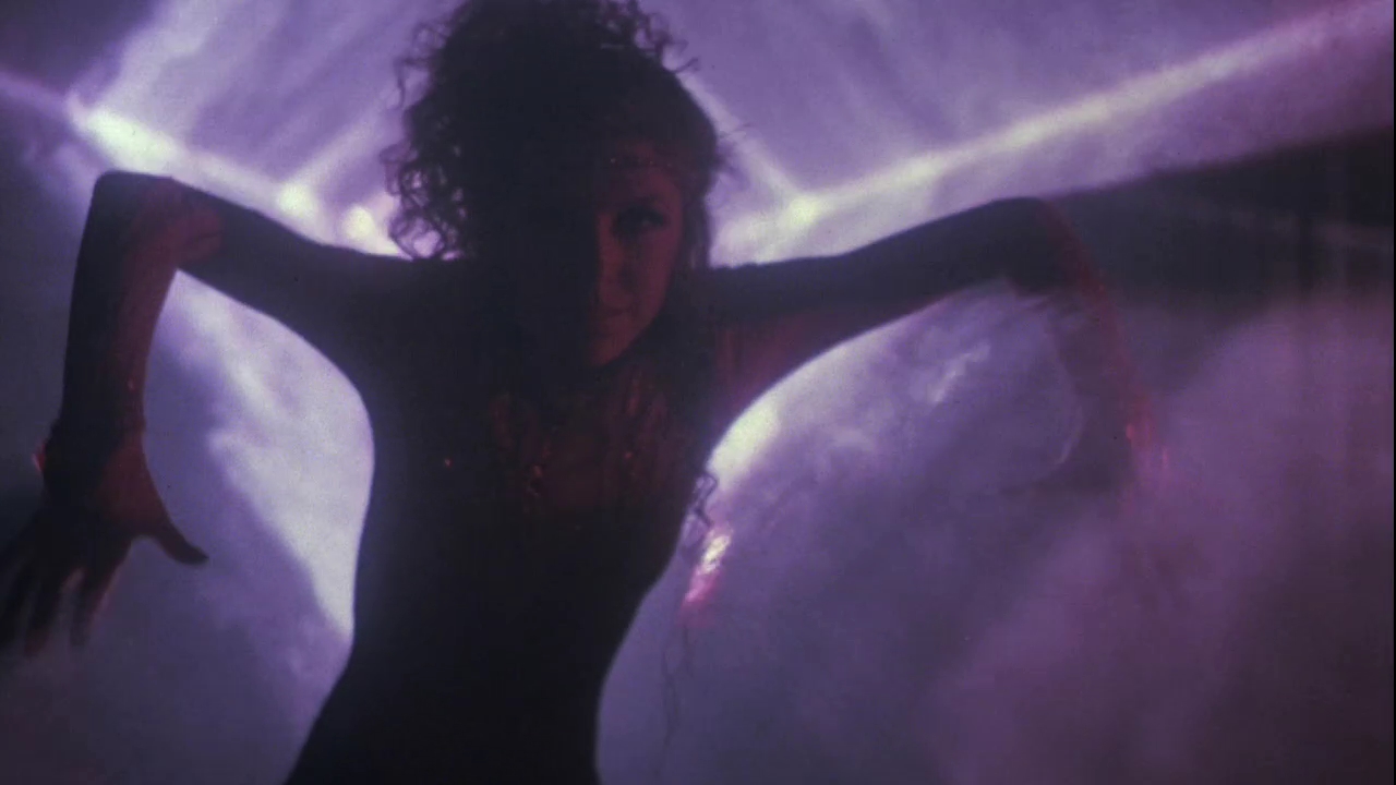 Charmed-Online_dot_nl-StayingAlive4767.jpg