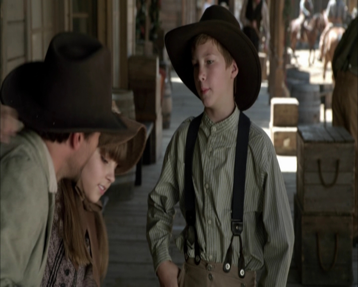 Charmed-Online-dot-net_LovesChristmasJourney0346.jpg