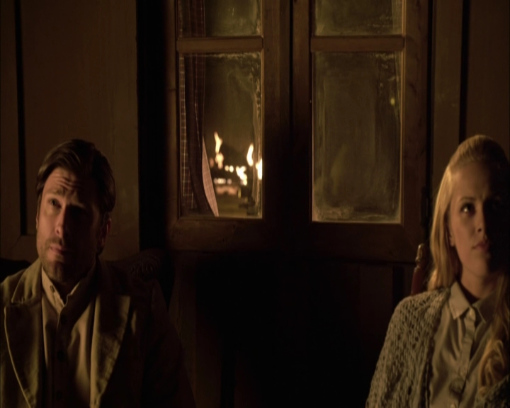 Charmed-Online-dot-net_LovesChristmasJourney0533.jpg