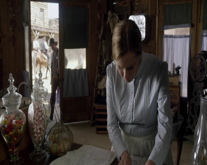 Charmed-Online-dot-net_LovesChristmasJourney1055.jpg