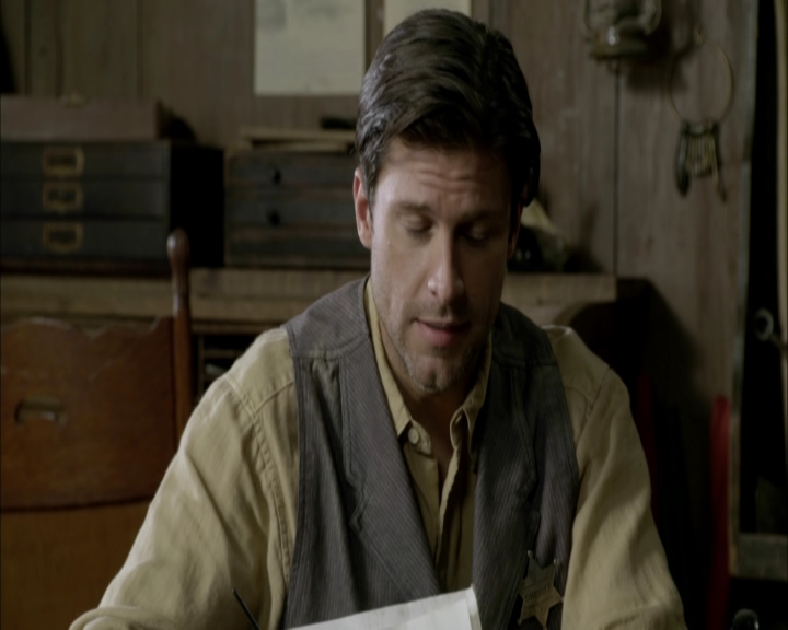 Charmed-Online-dot-net_LovesChristmasJourney1568.jpg