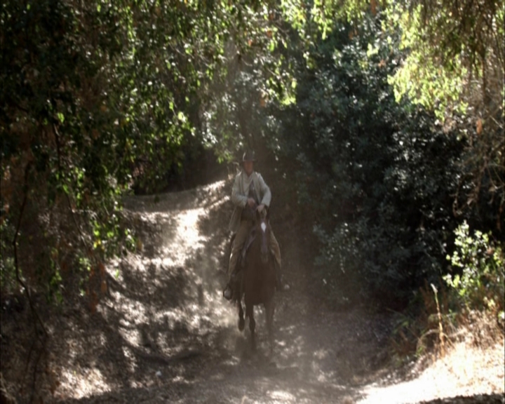 Charmed-Online-dot-net_LovesChristmasJourney3961.jpg