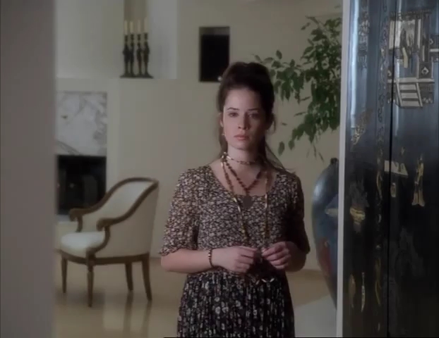 Charmed-Online-dot-net_APerfectStranger1387.jpg