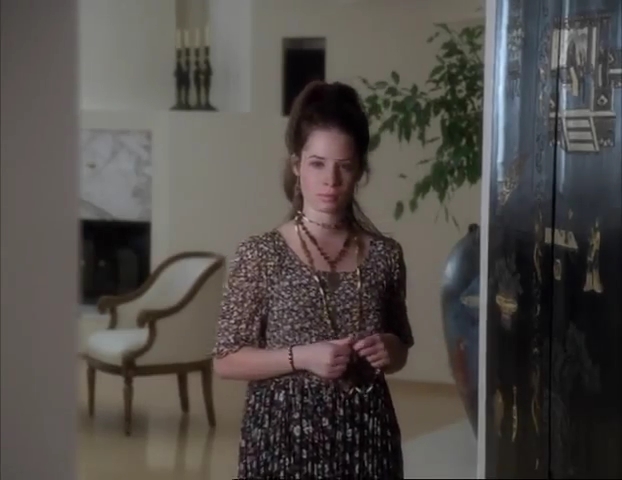 Charmed-Online-dot-net_APerfectStranger1390.jpg