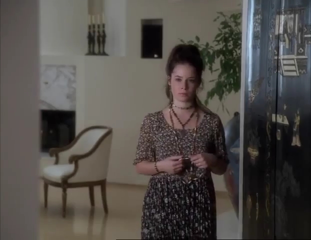 Charmed-Online-dot-net_APerfectStranger1391.jpg