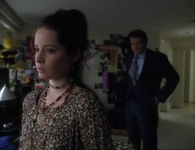 Charmed-Online-dot-net_APerfectStranger1425.jpg