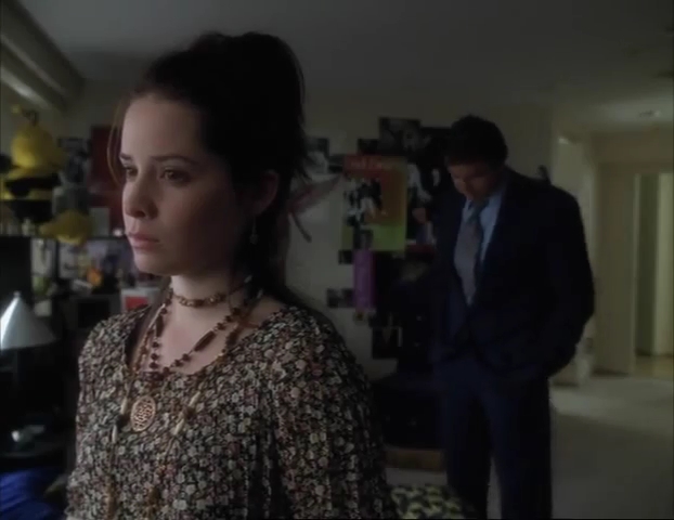 Charmed-Online-dot-net_APerfectStranger1426.jpg