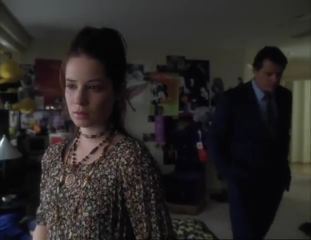 Charmed-Online-dot-net_APerfectStranger1437.jpg