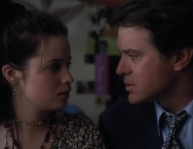 Charmed-Online-dot-net_APerfectStranger1482.jpg