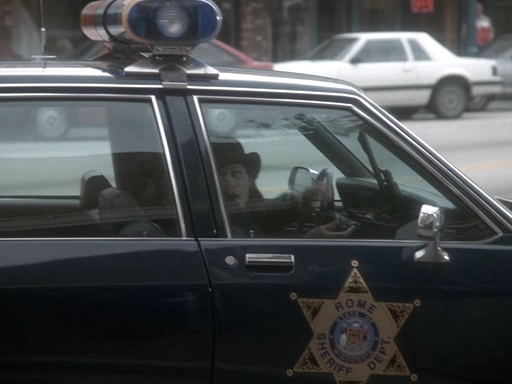 Charmed-Online_dot_nl-PicketFences1x01-1499.jpg