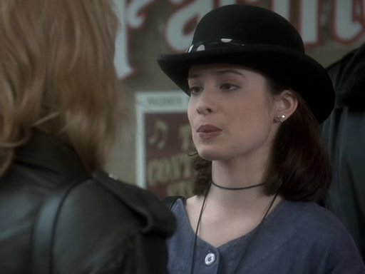 Charmed-Online_dot_nl-PicketFences1x01-1556.jpg