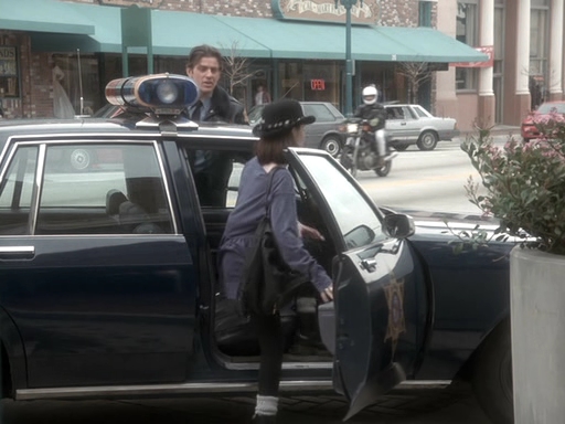 Charmed-Online_dot_nl-PicketFences1x01-1578.jpg
