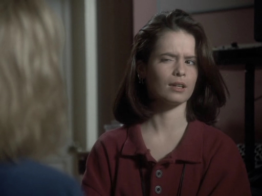 Charmed-Online_dot_nl-PicketFences1x01-5217.jpg