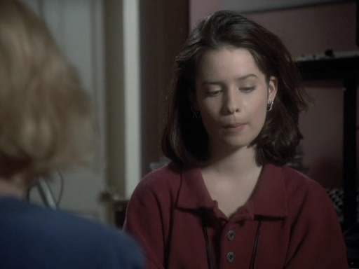 Charmed-Online_dot_nl-PicketFences1x01-5231.jpg