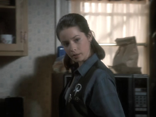 Charmed-Online_dot_nl-PicketFences1x01-5393.jpg