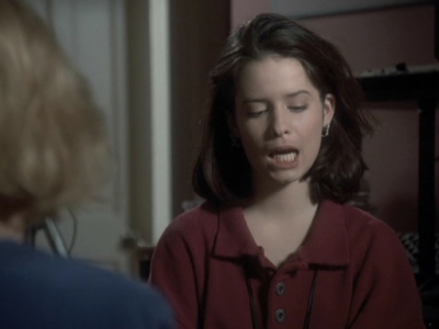 Charmed-Online_dot_nl-PicketFences1x01-5233.jpg