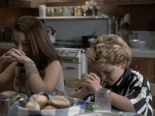 Charmed-Online_dot_nl-PicketFences1x02-0473.jpg Charmed-Online_dot_nl-PicketFences1x02-0473.jpg